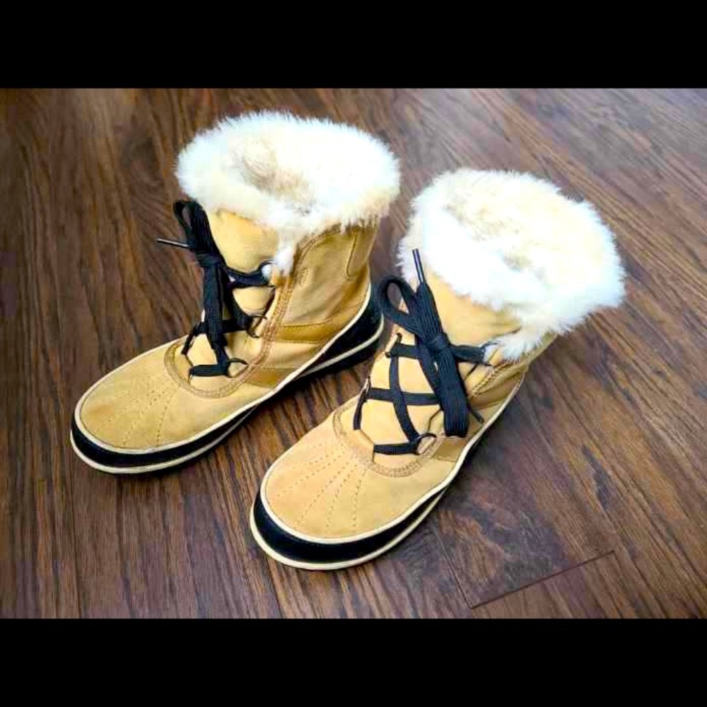 Sorel winter boots (great used condition).